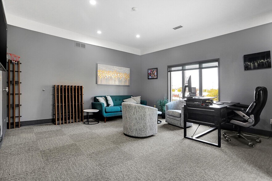 More Photos Of 615 Russell Ave, Indianapolis Medical For Sale