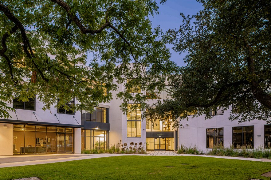 More Photos Of 4621 Ross Ave, Dallas Office For Lease