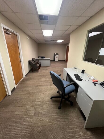More Photos Of 949 Carl Vison Parkway, Centerville Light Distribution For Lease