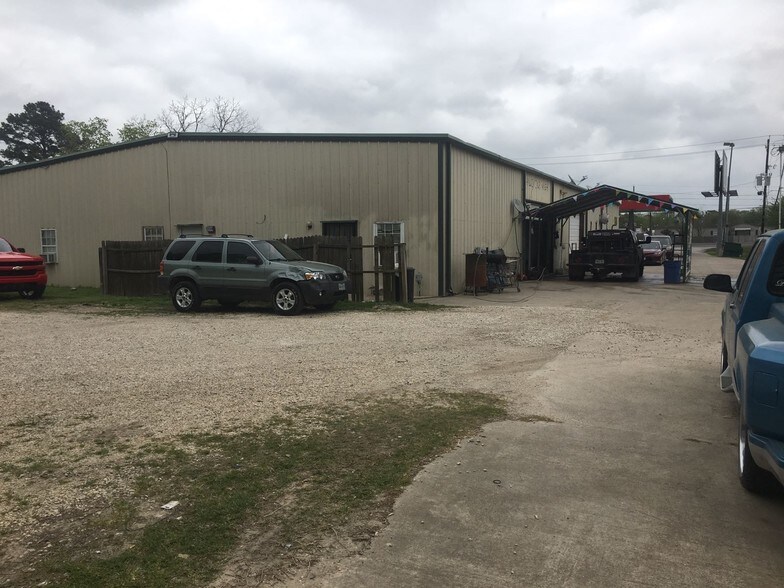 More Photos Of 742 Hwy 146, Dayton Convenience Store For Sale