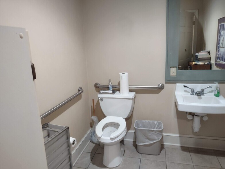 More Photos Of 650 W Baltimore Pike, West Grove Medical For Sale