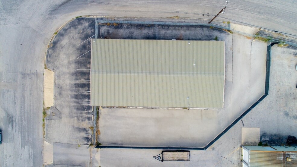 More Photos Of 4711 Broom St, San Antonio Warehouse For Lease