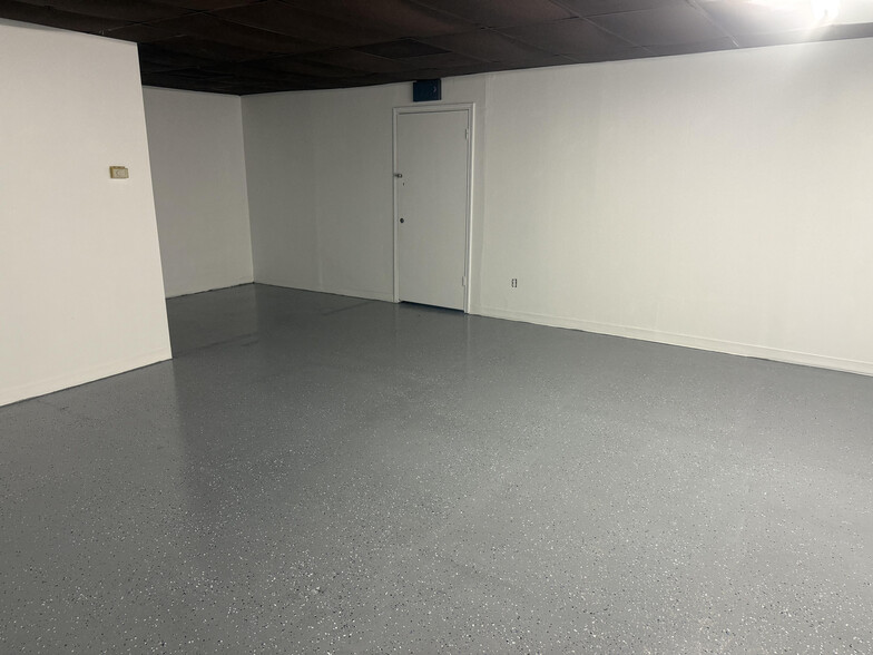 More Photos Of 1731 Bingle Rd, Houston Freestanding For Lease