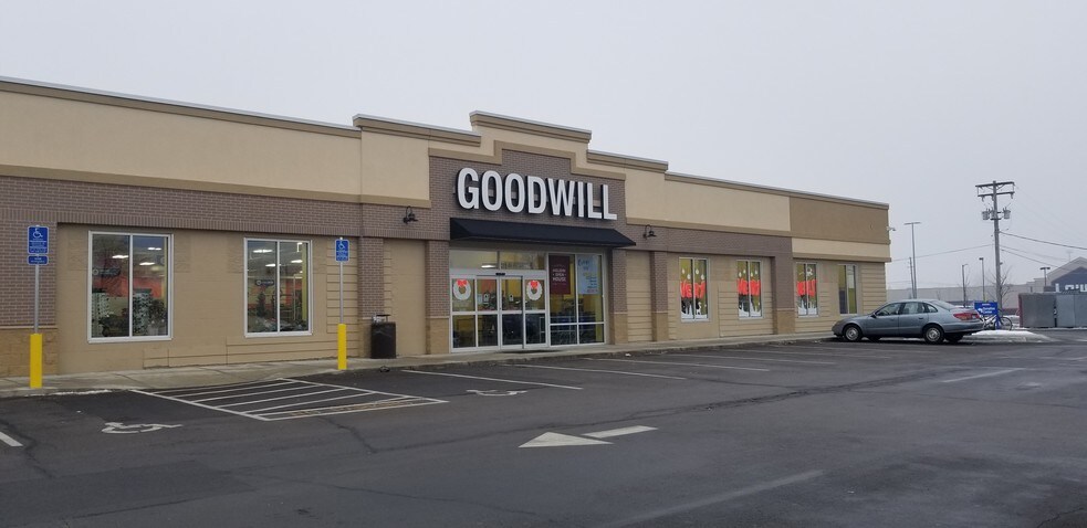 More Photos Of 1867-1907 S Robert St, Saint Paul Unknown For Lease