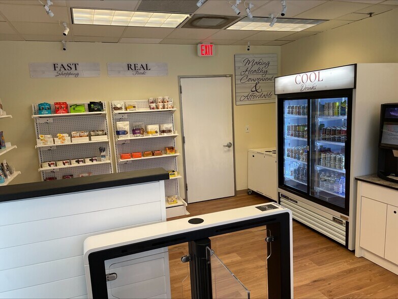 More Photos Of 111 Continental Dr, Newark Office For Lease