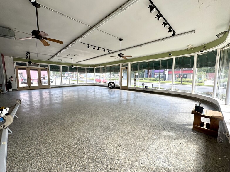 More Photos Of 311 N Longstreet St, Kingstree Auto Repair For Sale