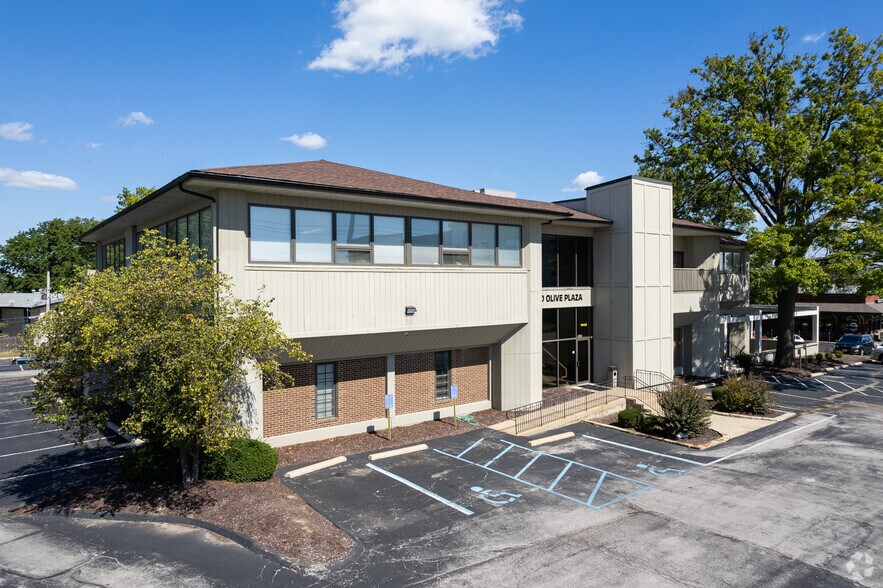 Primary Photo Of 10425 Old Olive Street Rd, Creve Coeur Office For Lease