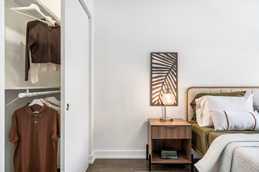 More Photos Of 1135 W Winona St, Chicago Apartments For Lease