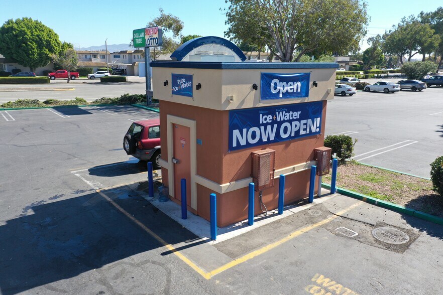 More Photos Of 4833-4917 S Rose Ave, Oxnard Supermarket For Sale