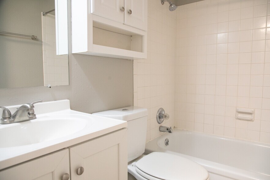 More Photos Of 4206 Frances St, Omaha Apartments For Sale