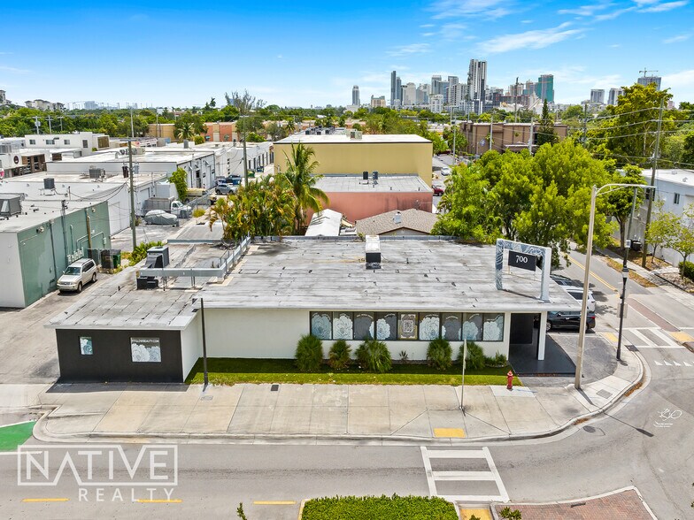 Primary Photo Of 700 NE 13th St, Fort Lauderdale Freestanding For Sale
