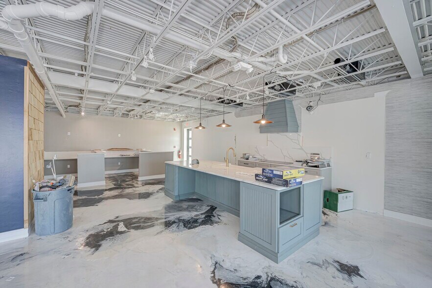 More Photos Of 1161-1165 Estero Blvd, Fort Myers Storefront Retail Residential For Sale