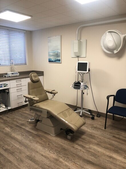 More Photos Of 378-386 Perkins St, Sonoma Medical For Sale