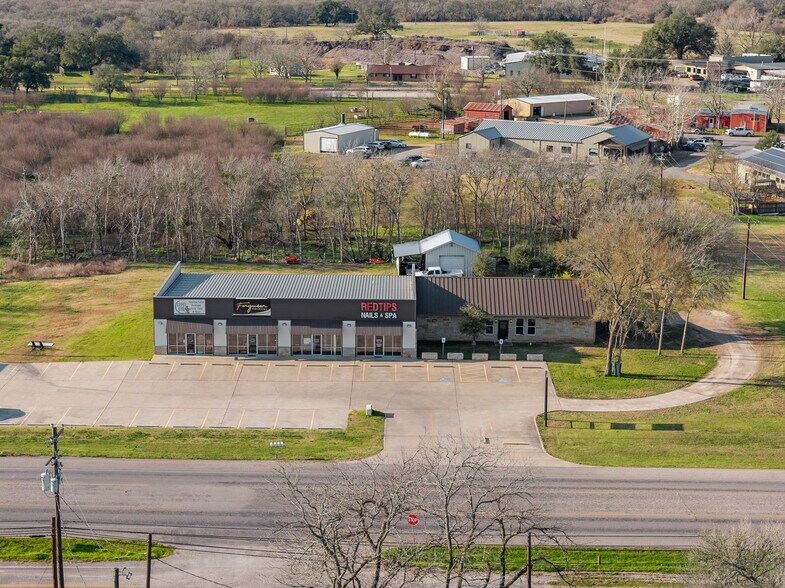 More Photos Of 1417 W State Highway 71, La Grange General Retail For Lease