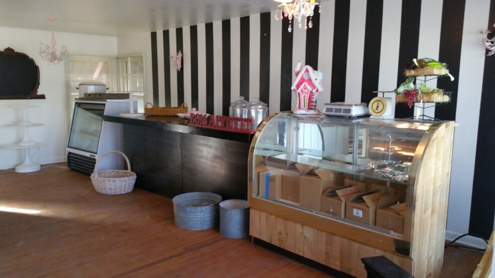 More Photos Of 7272 Glenview Dr, North Richland Hills Freestanding For Sale