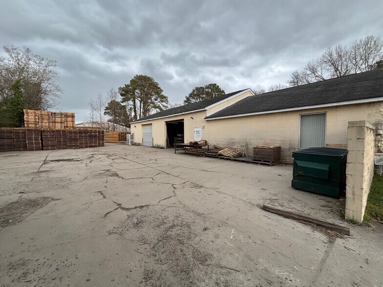 More Photos Of 628 Dunedin Rd, Portsmouth Warehouse For Sale