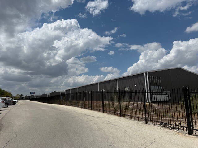 More Photos Of 9326 SE Loop 410, San Antonio Flex For Sale