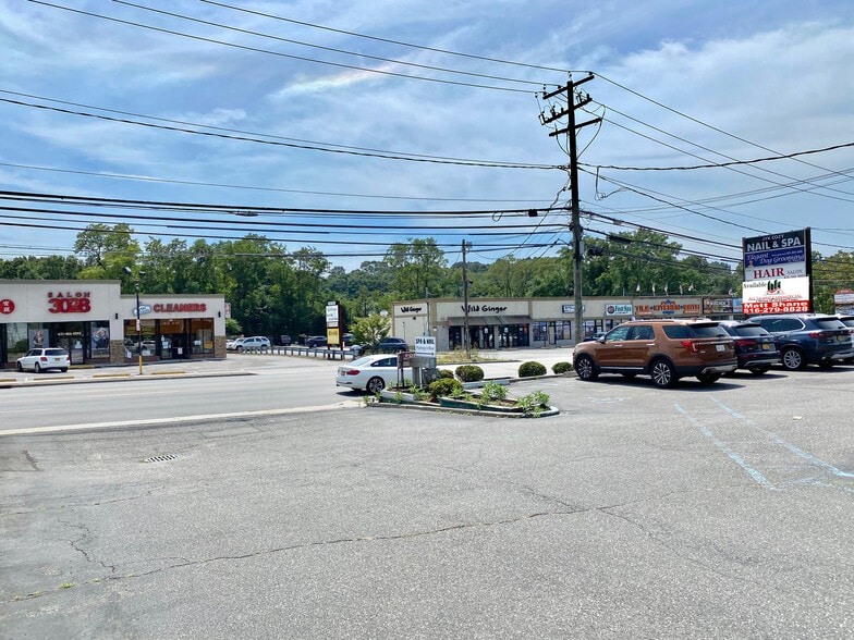 More Photos Of 3021-3023 Jericho Tpke, East Northport Storefront For Sale
