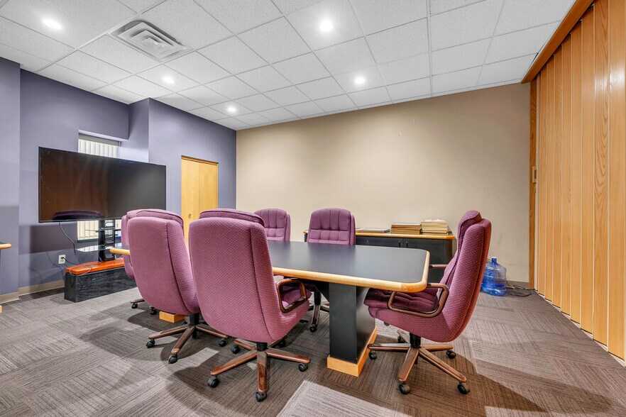 More Photos Of 42400 W Nine Mile Rd, Novi Research And Development For Sale