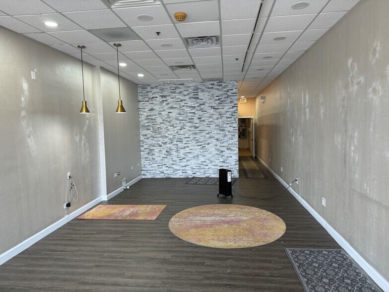 More Photos Of 3315 W 115th St, Merrionette Park General Retail For Lease