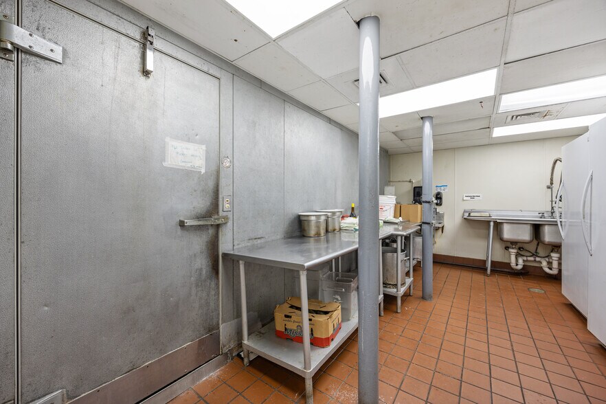 More Photos Of 348 Black Rock Tpke, Fairfield Restaurant For Sale