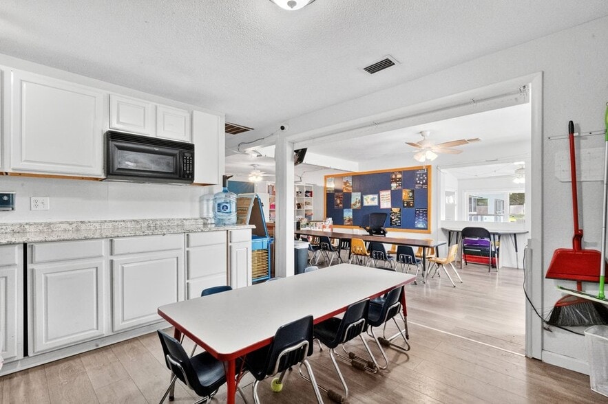 More Photos Of 123 W Rhode Island Ave, Orange City Storefront Retail Office For Sale