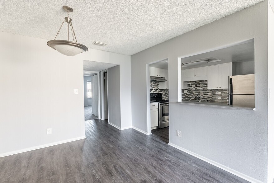 More Photos Of 5659 Del Prado Dr, Tampa Apartments For Sale