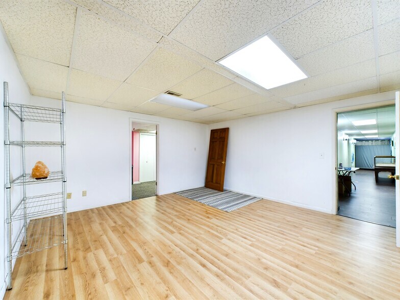 More Photos Of 309 S Ohio Ave, Sedalia Storefront Retail Office For Sale