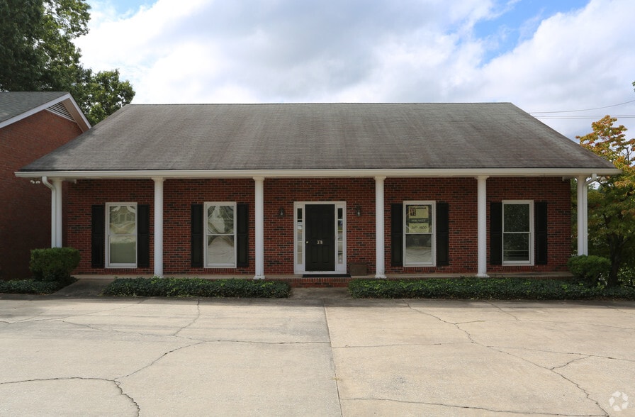 More Photos Of 370 W Stonewall Ave, Fayetteville Office For Sale