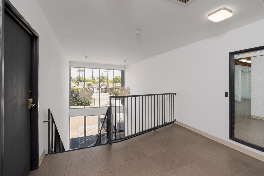 More Photos Of 7543 Woodley Ave, Van Nuys Office For Lease