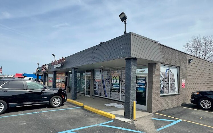 More Photos Of 36454-36474 Groesbeck Hwy, Clinton Township Storefront Retail Office For Lease