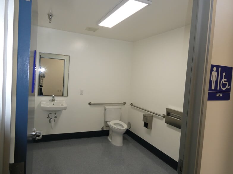 More Photos Of 6100-6120 San Fernando Rd, Glendale Office For Sale