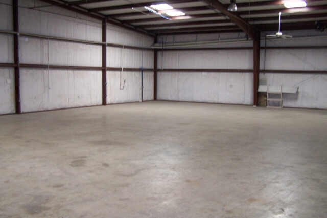More Photos Of 6100 Conveyor Dr, Burleson Warehouse For Lease