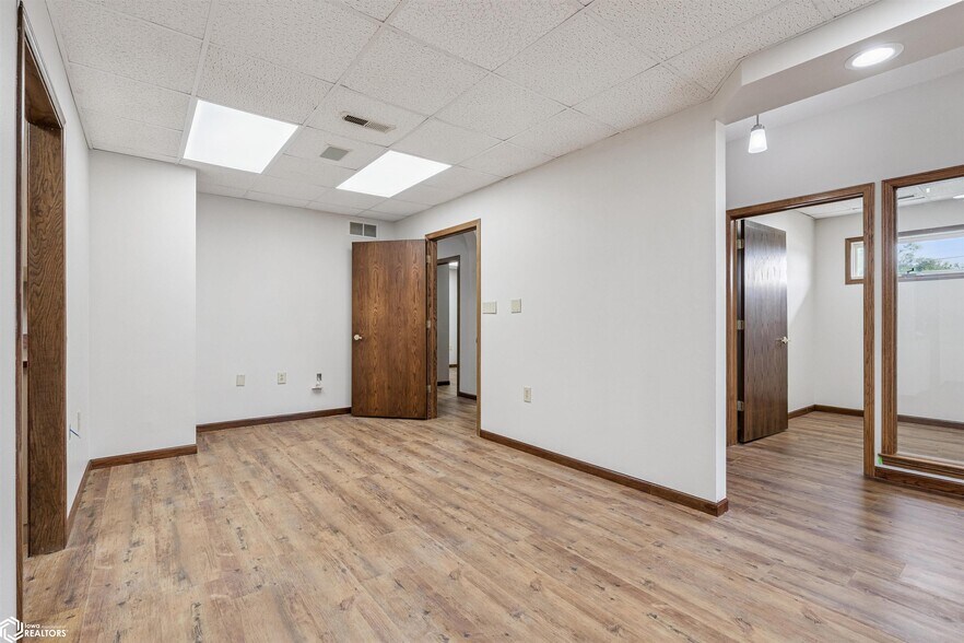 More Photos Of 3031 Flint Hills Dr, Burlington Office For Sale