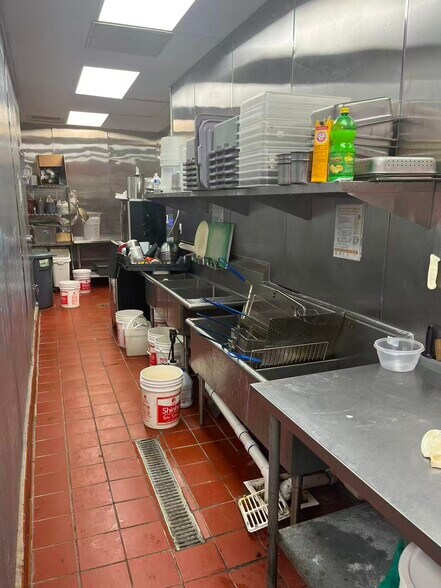 More Photos Of 2028 Watson Blvd, Warner Robins Restaurant For Lease