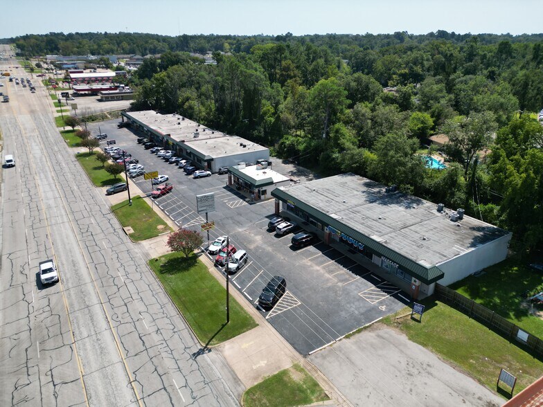 More Photos Of 2400-2500 Fifth St, Tyler Unknown For Lease