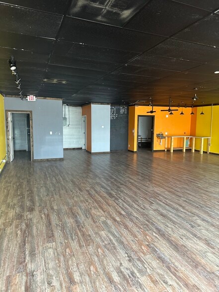 More Photos Of 4416 Fairmont Pky, Pasadena Unknown For Lease