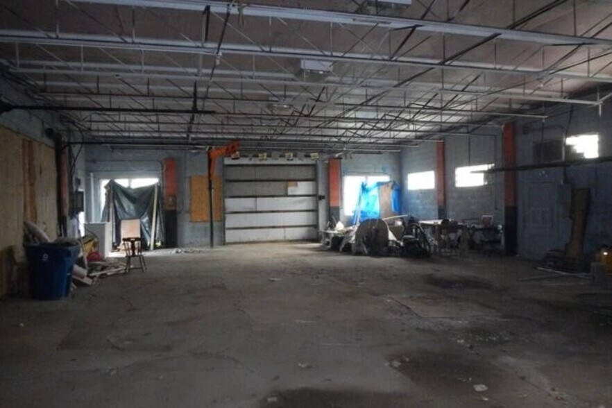 More Photos Of 4225 East St, Akron Office For Sale