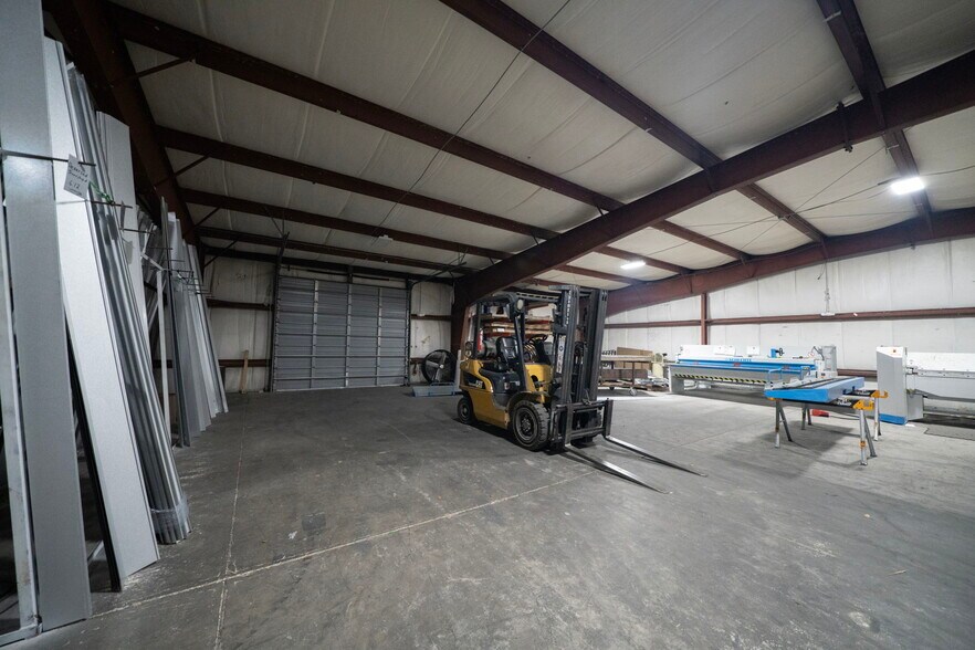 More Photos Of 25451 Fortran Dr, Punta Gorda Warehouse For Sale