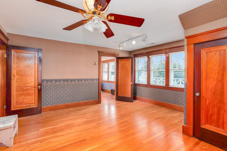 More Photos Of 71 Cedar St, Branford Office For Sale