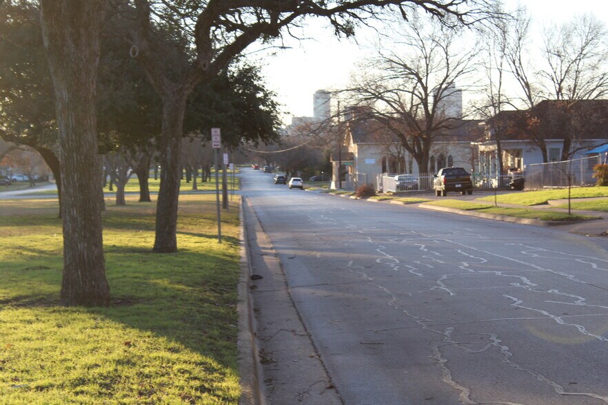 More Photos Of 1519 Circle Park Blvd, Fort Worth Religious Facility For Sale