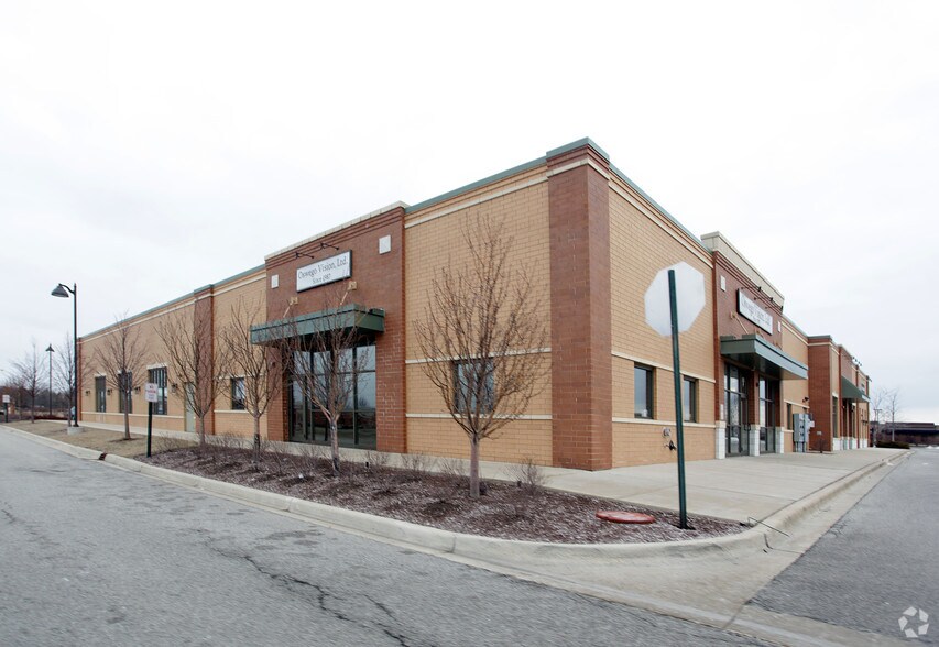 More Photos Of 83 Templeton Dr, Oswego Office For Lease