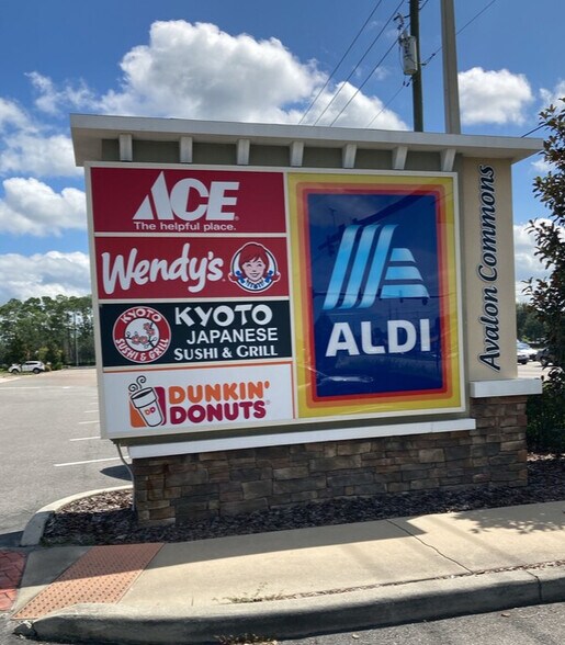 More Photos Of 14807 E Colonial Dr, Orlando Freestanding For Lease