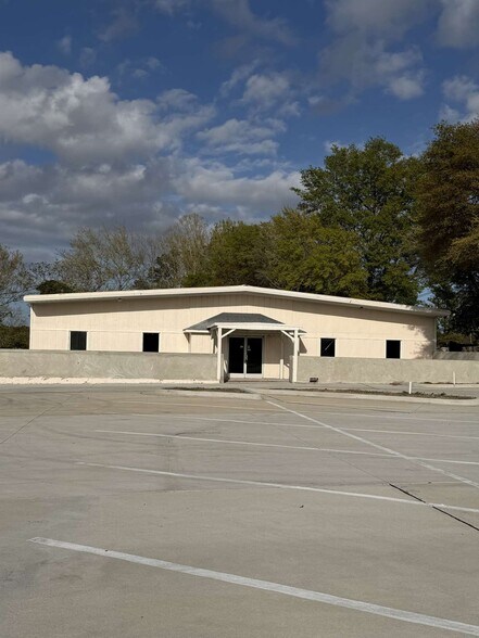 More Photos Of 2505 Carolina Beach Rd, Wilmington General Retail For Lease