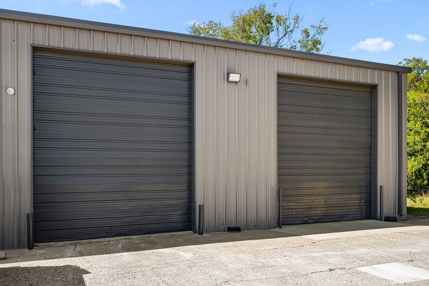 More Photos Of 2017 Lee Dr, Baytown Industrial For Lease