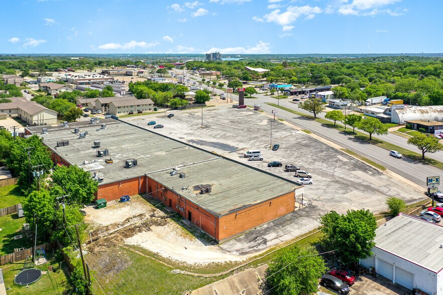 More Photos Of 5405-5425 E Lancaster Ave, Fort Worth Freestanding For Lease