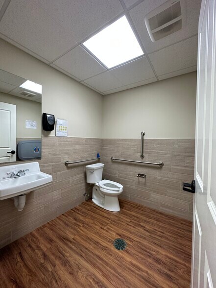 More Photos Of 9130-100 Marshall Rd, Cranberry Township Medical For Lease