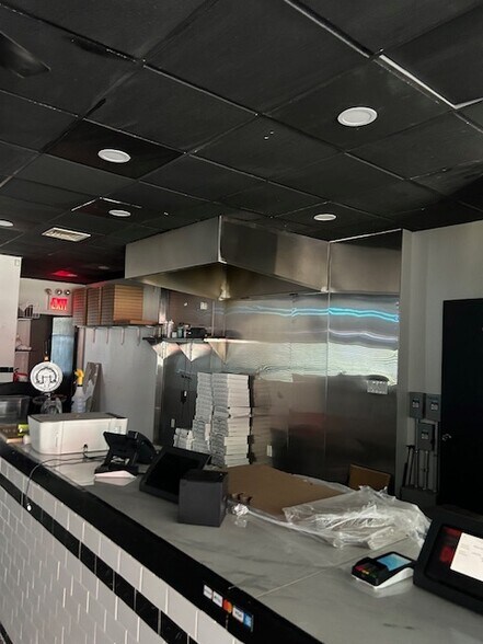 More Photos Of 3516 Ditmars Blvd, Astoria General Retail For Lease