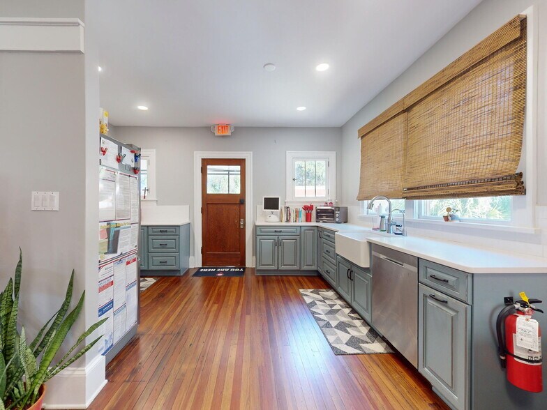 More Photos Of 215 Washington st, New Smyrna Beach Office Residential For Sale