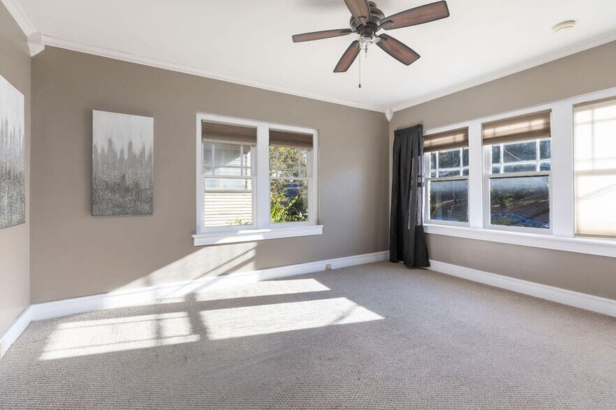 More Photos Of 1405 S Business Highway 65, Hollister Office Residential For Sale